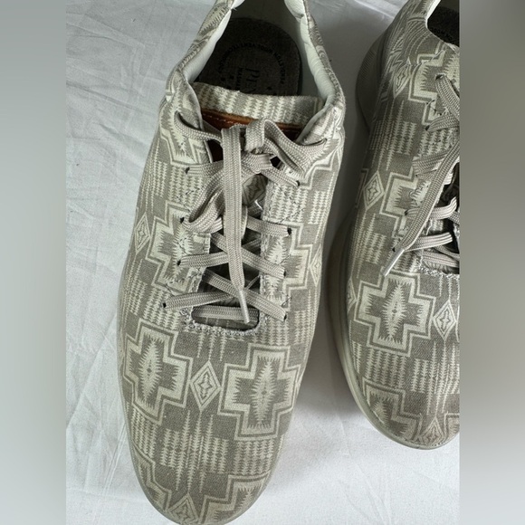 Pendleton Harding Feather Patterned Sneakers Womens 9 Khaki Beige - Picture 2 of 11